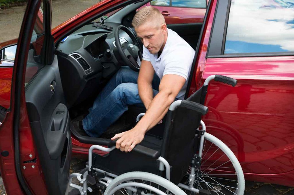 Quels sont les meilleurs accessoires voiture handicapée ?